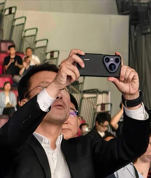 Huawei_pura_80_ultra.jpg
